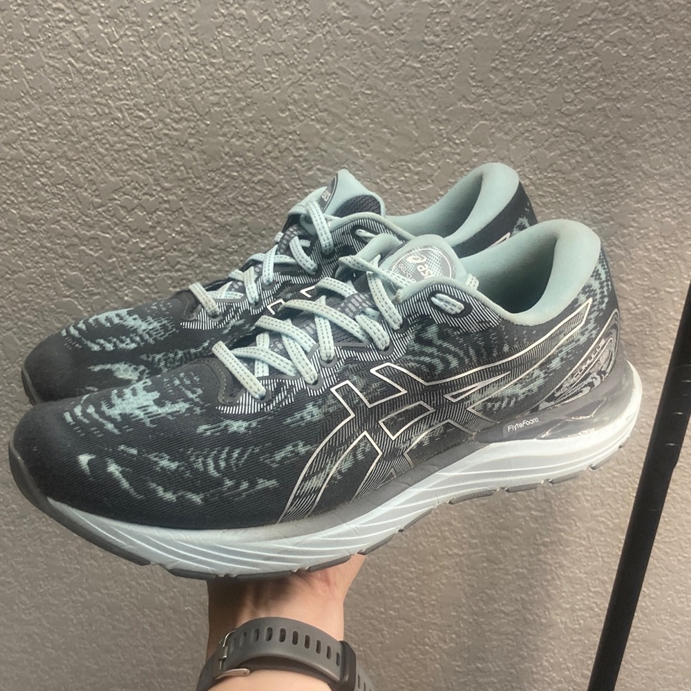 ASICS gel Cumulus 23  Women's running shoe  - grey and light blue